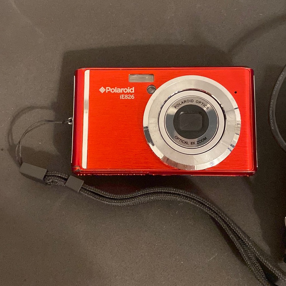 Polaroid iE826